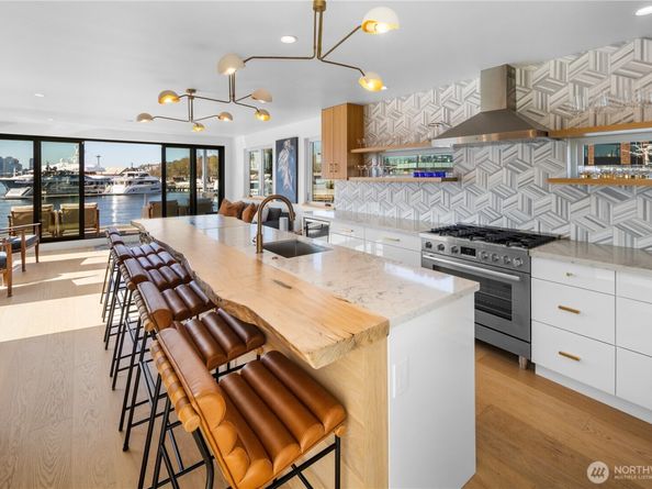 2309 N Northlake Way 13, Seattle WA 98107