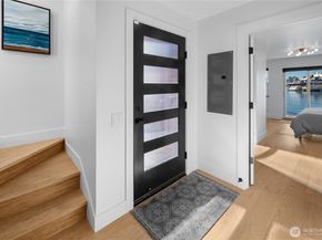 2309 N Northlake Way 13, Seattle WA 98107