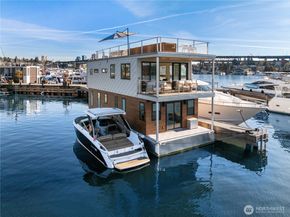 2309 N Northlake Way 13, Seattle WA 98107