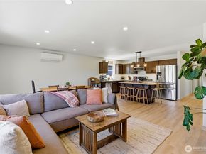 25681 NE School House Place, Kingston WA 98346