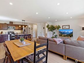 25681 NE School House Place, Kingston WA 98346