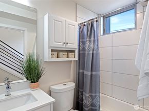 1827 NW 85th St, Seattle WA 98117
