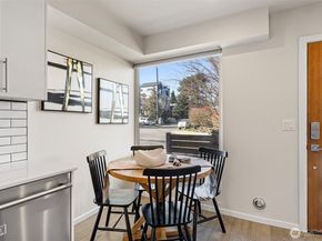 1827 NW 85th St, Seattle WA 98117