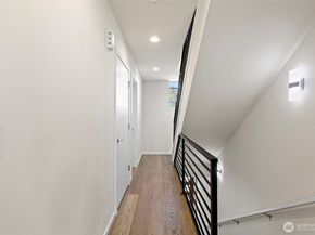 1827 NW 85th St, Seattle WA 98117