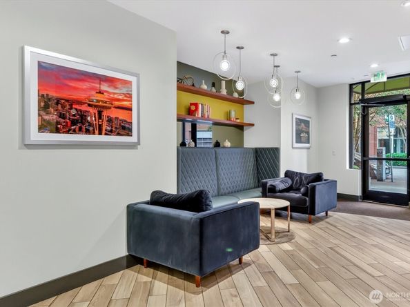 413 NE 70th Street 309, Seattle WA 98115