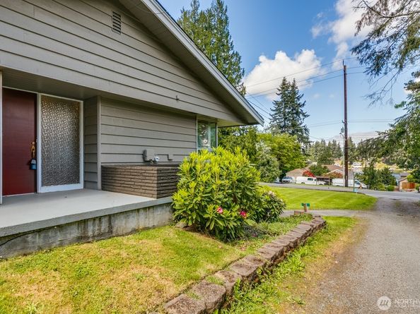 3822 Shelby Road, Lynnwood WA 98087