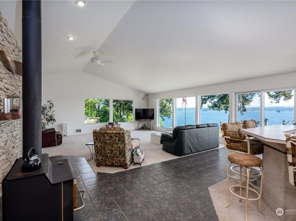 6 A Saratoga Drive, Hat Island WA 98206