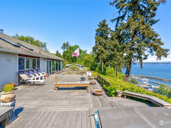 6 A Saratoga Drive, Hat Island WA 98206