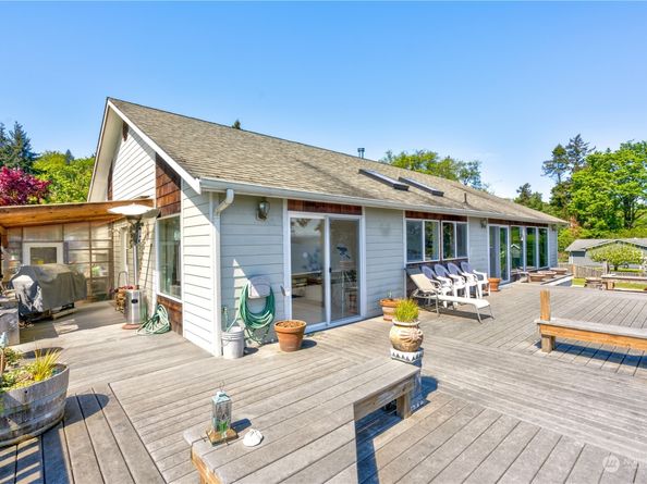 6 A Saratoga Drive, Hat Island WA 98206