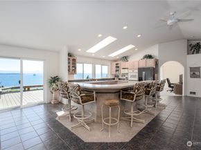 6 A Saratoga Drive, Hat Island WA 98206