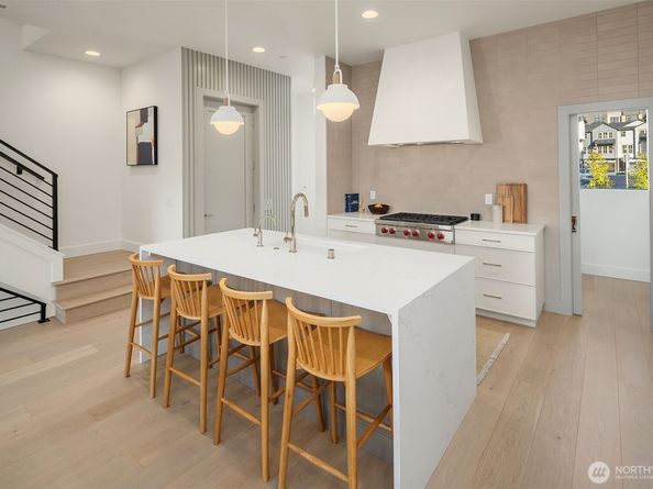 14315 NE 148th Place 6B, Woodinville WA 98072