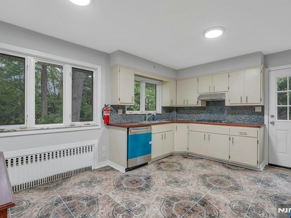 1082 Palisade Avenue, Fort Lee NJ 07024