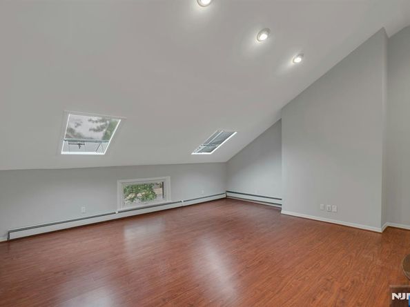 1082 Palisade Avenue, Fort Lee NJ 07024
