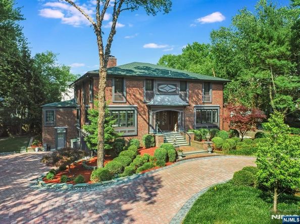 241 Lyncrest Road, Englewood Cliffs NJ 07632