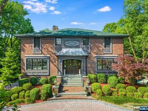 241 Lyncrest Road, Englewood Cliffs NJ 07632