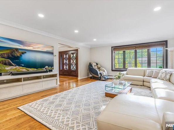 241 Lyncrest Road, Englewood Cliffs NJ 07632