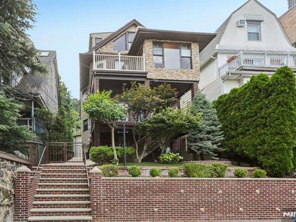 32 Hudson Terrace, Edgewater NJ 07020