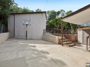 32 Hudson Terrace, Edgewater NJ 07020