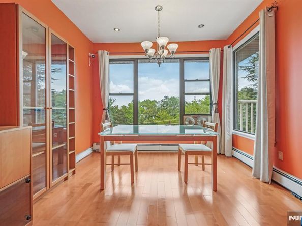 32 Hudson Terrace, Edgewater NJ 07020