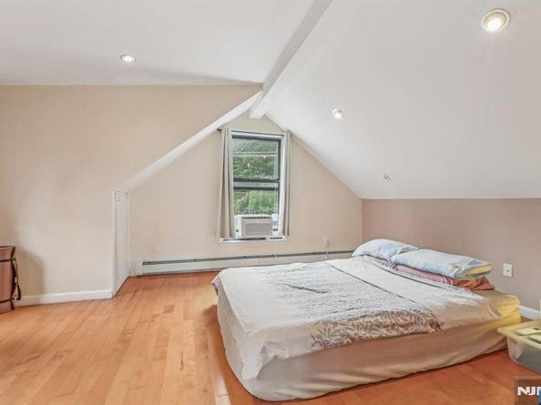 32 Hudson Terrace, Edgewater NJ 07020