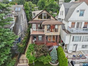 32 Hudson Terrace, Edgewater NJ 07020