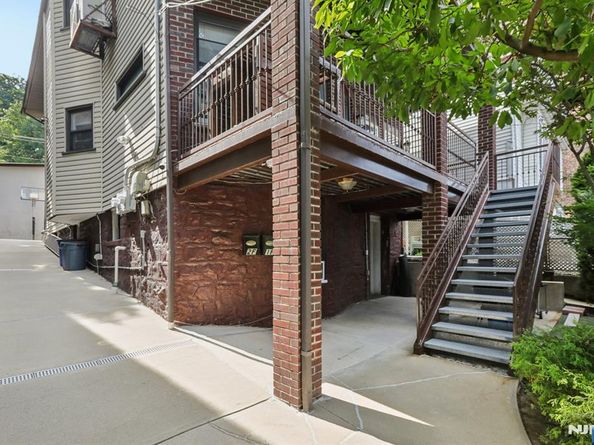 32 Hudson Terrace, Edgewater NJ 07020