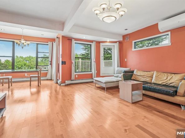 32 Hudson Terrace, Edgewater NJ 07020