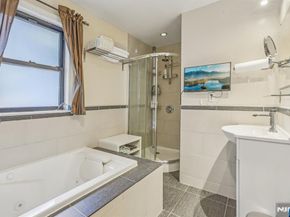 32 Hudson Terrace, Edgewater NJ 07020