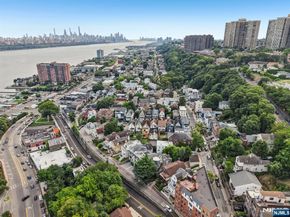 32 Hudson Terrace, Edgewater NJ 07020