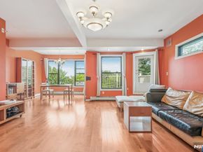 32 Hudson Terrace, Edgewater NJ 07020