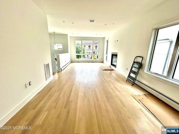 65 Knox Avenue, Cliffside Park NJ 07010