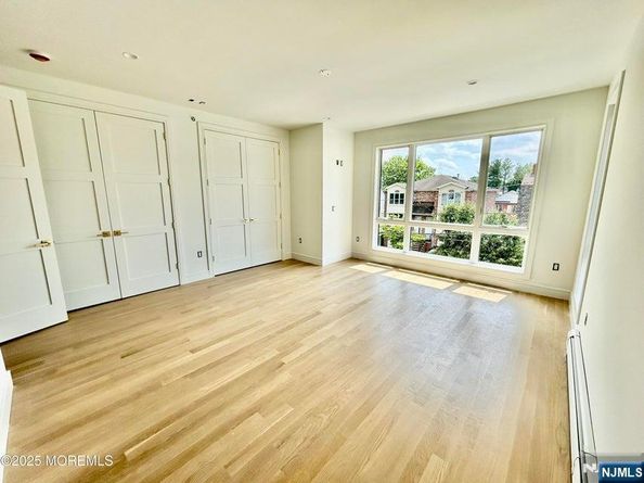 65 Knox Avenue, Cliffside Park NJ 07010