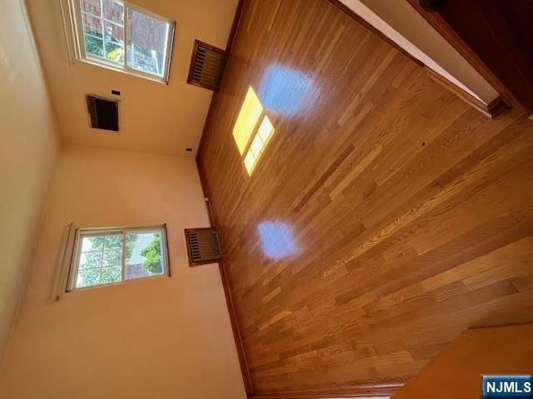1106 Keswick Place, Fort Lee NJ 07024
