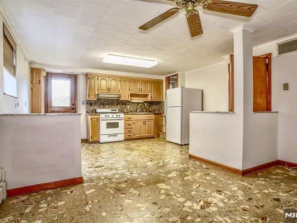 1106 Keswick Place, Fort Lee NJ 07024