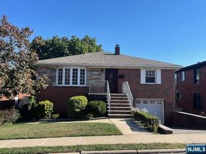 1106 Keswick Place, Fort Lee NJ 07024