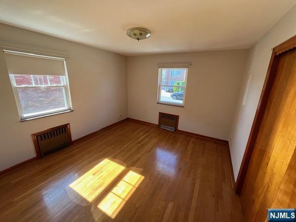 1106 Keswick Place, Fort Lee NJ 07024