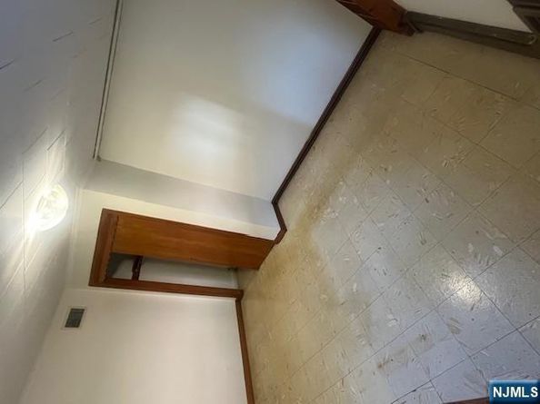 1106 Keswick Place, Fort Lee NJ 07024