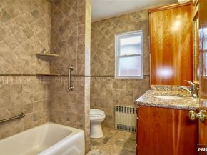 1106 Keswick Place, Fort Lee NJ 07024