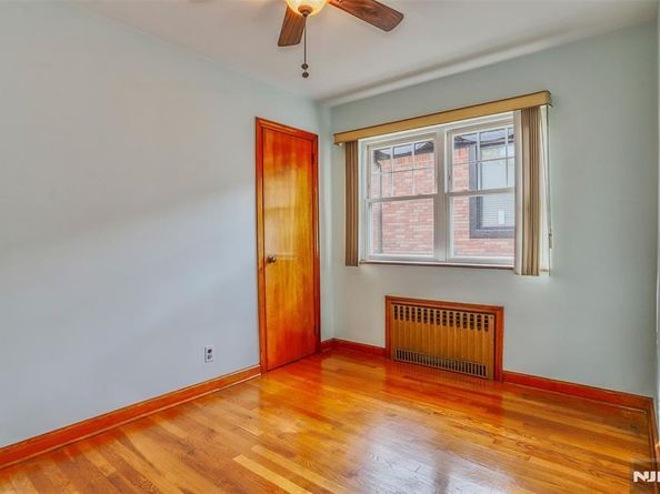 1106 Keswick Place, Fort Lee NJ 07024