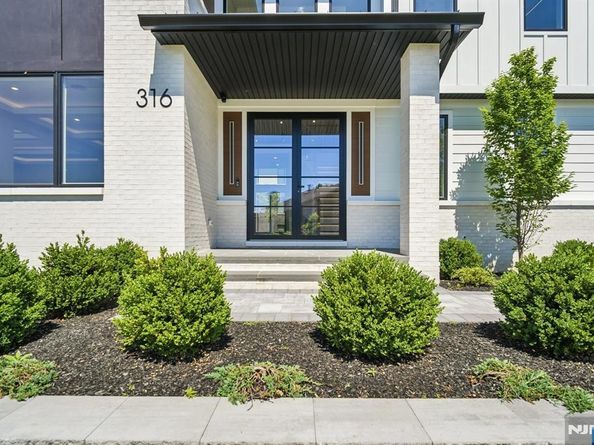 316 Bolz Street, Englewood Cliffs NJ 07632