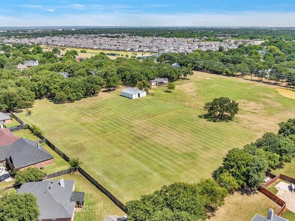 7004  Ledbetter Road , Arlington Texas 76001