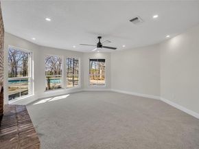 7004  Ledbetter Road , Arlington Texas 76001