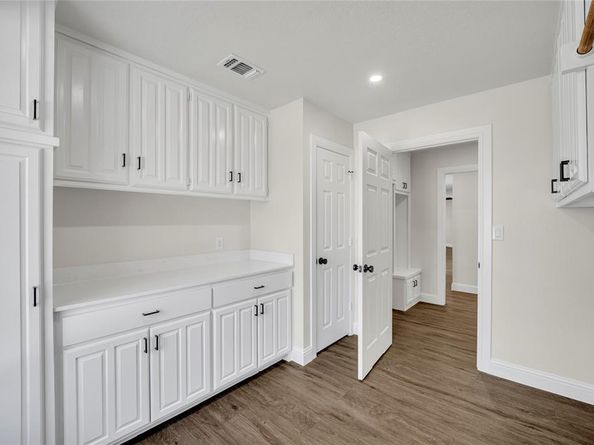 7004  Ledbetter Road , Arlington Texas 76001