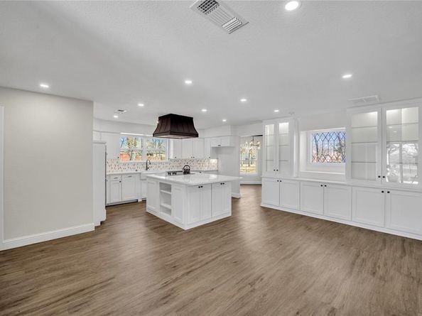 7004  Ledbetter Road , Arlington Texas 76001