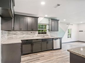 2914  Carpenter Avenue , Dallas Texas 75215