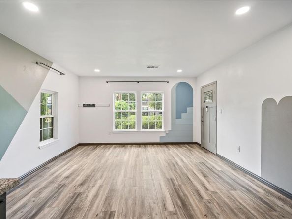 2914  Carpenter Avenue , Dallas Texas 75215