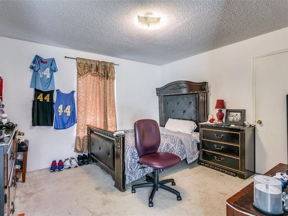 1408  Peregrine Street , Lewisville Texas 75077