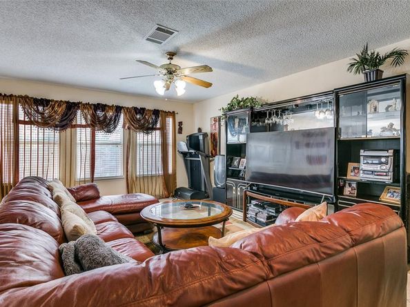 1408  Peregrine Street , Lewisville Texas 75077