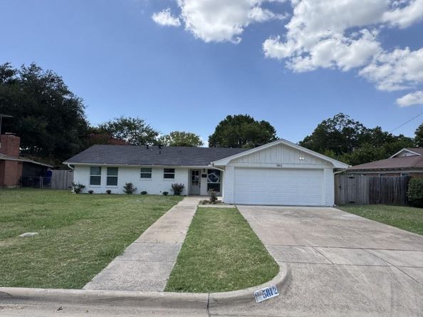 5812  Waltham Avenue , Fort Worth Texas 76133