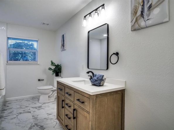 5812  Waltham Avenue , Fort Worth Texas 76133